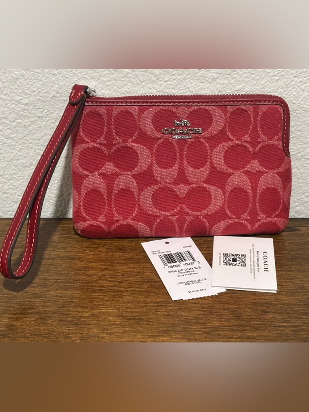 Coach Red Signature Jacquard Wristlet - Picture 2 of 7